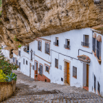 Hotel con todas las comidas incluidas en el encantador pueblo de Setenil de las Bodegas por 80€